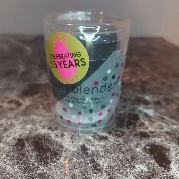 BeautyBlender | The  Original Beautyblender Makeup Sponge in Black (1) - NWOT - Picture 5 of 7
